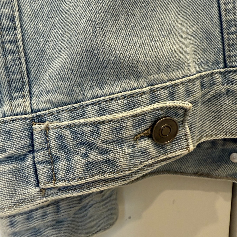 Women's Light Blue Denim Jacket - Picture 8 of 8